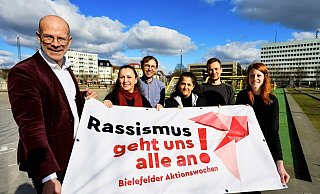 Sozialdezernent Ingo Nürberger (v.l.), Rabiye Polat, Thomas Hellmund, Gülcan Turan, Michael Papendieck, Laura Kramer gehören zum Organisatorennetzwerk. - Peter Unger Sozialdezernent Ingo Nürberger (v.l.), Rabiye Polat, Thomas Hellmund, Gülcan Turan, Michael Papendieck, Laura Kramer gehören zum Organisatorennetzwerk. - Peter Unger