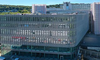Das neue Eingangsgebäude der Uni Bielefeld ist äußerlich fertig gebaut. - BLB NRW Das neue Eingangsgebäude der Uni Bielefeld ist äußerlich fertig gebaut. - BLB NRW