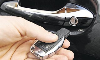 Moderne Autoschlüssel machten Autodieben das Leben leicht. Die komfortable Funktechnik lässt sich überwinden. - dpa Moderne Autoschlüssel machten Autodieben das Leben leicht. Die komfortable Funktechnik lässt sich überwinden. - dpa