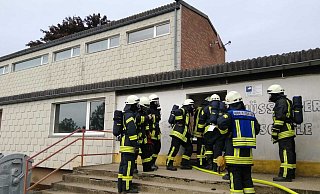 Die Feuerwehr war mit einem Großaufgebot vor Ort. - Burkhard Battran Die Feuerwehr war mit einem Großaufgebot vor Ort. - Burkhard Battran