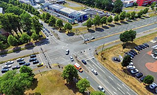 Die Eikelmann-Kreuzung heute: Links geht's nach Schloß Holte, rechts nach Brackwede. Unten führt die Lämershagener Straße über den Teuto, nach oben die Verler Straße nach Eckardtsheim. - Sarah Jonek,Sarah Jonek Die Eikelmann-Kreuzung heute: Links geht's nach Schloß Holte, rechts nach Brackwede. Unten führt die Lämershagener Straße über den Teuto, nach oben die Verler Straße nach Eckardtsheim. - Sarah Jonek,Sarah Jonek