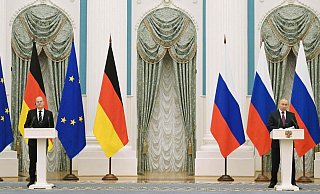 Kündigen weitere Verhandlungen an: Bundeskanzler Olaf Scholz (l.) und der russische Präsident Waldimir Putin. - MIKHAIL KLIMENTYEV Kündigen weitere Verhandlungen an: Bundeskanzler Olaf Scholz (l.) und der russische Präsident Waldimir Putin. - MIKHAIL KLIMENTYEV