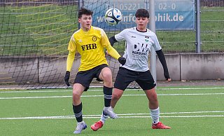 Milos Zivic (l.) aus der C des VfR Wellensiek erzielte gegen Greven das entscheidende Tor zum 1:0 durch einen Freistoß. - Andreas Zobe Milos Zivic (l.) aus der C des VfR Wellensiek erzielte gegen Greven das entscheidende Tor zum 1:0 durch einen Freistoß. - Andreas Zobe