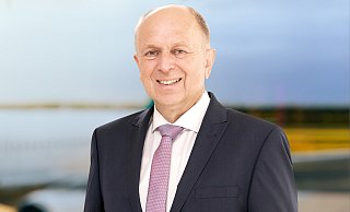 Der Paderborner Landrat Christoph Rüther ist auch Verbandsvorsteher des Nahverkehrsverbunds Paderborn-Höxter (NPH). Er will dessen träge Strukturen kundenorientierter umgestalten. - BESIM MAZHIQI Der Paderborner Landrat Christoph Rüther ist auch Verbandsvorsteher des Nahverkehrsverbunds Paderborn-Höxter (NPH). Er will dessen träge Strukturen kundenorientierter umgestalten. - BESIM MAZHIQI