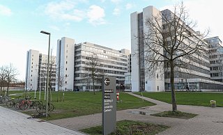 Auch an der Uni Bielefeld wurden zur zur Überprüfung Tausende Bücher gesperrt. - Friso Gentsch Auch an der Uni Bielefeld wurden zur zur Überprüfung Tausende Bücher gesperrt. - Friso Gentsch
