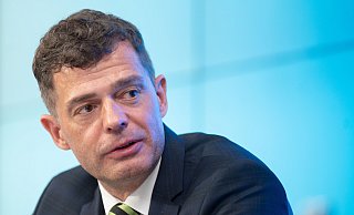 CDU-Politiker Mike Mohring hat sich angesichts der hohen AfD-Umfragewerte für eine Öffnung hin zu den Linken ausgesprochen. Damit eckt er in seiner eigenen Partei an - nicht zum ersten Mal. - picture alliance/dpa CDU-Politiker Mike Mohring hat sich angesichts der hohen AfD-Umfragewerte für eine Öffnung hin zu den Linken ausgesprochen. Damit eckt er in seiner eigenen Partei an - nicht zum ersten Mal. - picture alliance/dpa