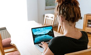 Das Homeoffice könnte für viele Arbeitnehmer bald der Vergangenheit angehören. Es soll aber Hygieneregeln am Arbeitsplatz bestehen bleiben. - Symbolbild: Pixabay Das Homeoffice könnte für viele Arbeitnehmer bald der Vergangenheit angehören. Es soll aber Hygieneregeln am Arbeitsplatz bestehen bleiben. - Symbolbild: Pixabay