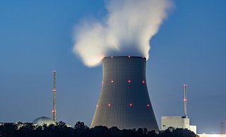 Die verbliebenen Atomkraftwerke in Deutschland sollen möglicherweise noch nicht vom Netz gehen. - Armin Weigel (Symbolfoto) Die verbliebenen Atomkraftwerke in Deutschland sollen möglicherweise noch nicht vom Netz gehen. - Armin Weigel (Symbolfoto)