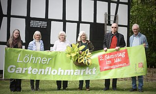 Die Organisatoren Sonja Voss (v. l.), Margret Nesenhöner, Waltraud Troche, Lisa von Bargen, Wilfried Held und Karl-Heinz Bernsmeier freuen sich auf den Gartenflohmarkt am Heimatmuseum. - Felix Eisele Die Organisatoren Sonja Voss (v. l.), Margret Nesenhöner, Waltraud Troche, Lisa von Bargen, Wilfried Held und Karl-Heinz Bernsmeier freuen sich auf den Gartenflohmarkt am Heimatmuseum. - Felix Eisele