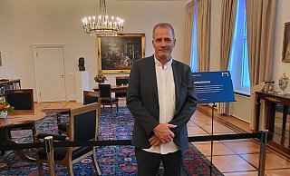 Zum Bürgerfest gehörte auch die Gelegenheit, das Schloss mit dem Amtszimmer Frank-Walter Steinmeiers zu besichtigen. - Lammers Zum Bürgerfest gehörte auch die Gelegenheit, das Schloss mit dem Amtszimmer Frank-Walter Steinmeiers zu besichtigen. - Lammers