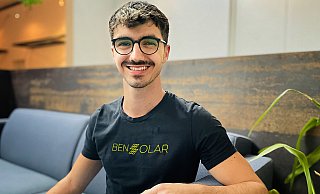 Jonas Benjamin liebt Reisen – vor allem in weit entfernte, vorzugsweise warme Länder. Wenn den Gütersloher ein Land überzeugt, bleibt er auch mal drei Monate. - Lena Vanessa Bleck Jonas Benjamin liebt Reisen – vor allem in weit entfernte, vorzugsweise warme Länder. Wenn den Gütersloher ein Land überzeugt, bleibt er auch mal drei Monate. - Lena Vanessa Bleck