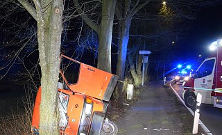 Alle drei Insassen wurden verletzt. - Polizei Herford Alle drei Insassen wurden verletzt. - Polizei Herford