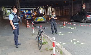 Die Radfahrerin zog sich schwere Kopfverletzungen zu. - Claus Frickemeier Die Radfahrerin zog sich schwere Kopfverletzungen zu. - Claus Frickemeier