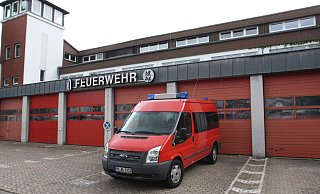 Die Freiwillige Feuerwehr ist in Bad Lippspringe an der Wilhelm-Hücker-Straße untergebracht. Dort gibt es aber keine Möglichkeiten, die schon mehrmals umgebauten Räumlichkeiten zu erweitern. - Uwe Müller Die Freiwillige Feuerwehr ist in Bad Lippspringe an der Wilhelm-Hücker-Straße untergebracht. Dort gibt es aber keine Möglichkeiten, die schon mehrmals umgebauten Räumlichkeiten zu erweitern. - Uwe Müller