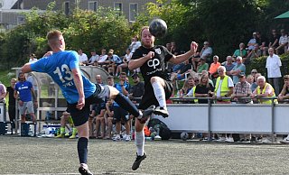 Im Anflug: Jannik Albert (r.) kommt vom FC Bad Oeynhausen. - Jürgen Krüger Im Anflug: Jannik Albert (r.) kommt vom FC Bad Oeynhausen. - Jürgen Krüger