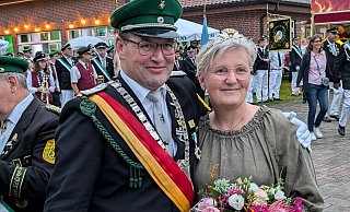 Das Boker Königspaar Reinhild und Meinolf Berkemeier. - St.-Landolinus-Schützenbruderschaft Boke Das Boker Königspaar Reinhild und Meinolf Berkemeier. - St.-Landolinus-Schützenbruderschaft Boke