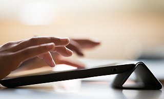 Die Schulwelt wird digitaler. - Symbolfoto: dpa Die Schulwelt wird digitaler. - Symbolfoto: dpa