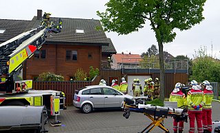 Ein Kaminofen sorgte am Samstagmorgen für eine Rauchentwicklung in einer Wohnung eines Mehrfamilienhauses an der Franz-Hitze-Straße. - Ralph Meyer Ein Kaminofen sorgte am Samstagmorgen für eine Rauchentwicklung in einer Wohnung eines Mehrfamilienhauses an der Franz-Hitze-Straße. - Ralph Meyer