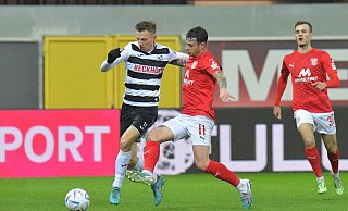 Der SC Verl springt nach dem Freitagabend-Spiel gegen den Halleschen FC vorerst auf den neunten Platz der 3.Liga-Tabelle. - Jens Dünhölter Der SC Verl springt nach dem Freitagabend-Spiel gegen den Halleschen FC vorerst auf den neunten Platz der 3.Liga-Tabelle. - Jens Dünhölter