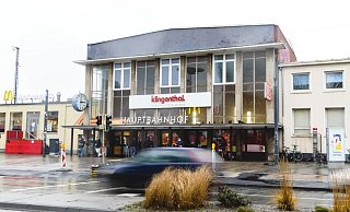Der Haupatbahnhof Paderborn bekommt an Gleis 4 und 5 endlich den lang ersehnten Aufzug. - Lena Henning Der Haupatbahnhof Paderborn bekommt an Gleis 4 und 5 endlich den lang ersehnten Aufzug. - Lena Henning