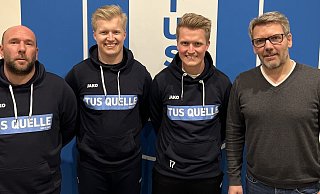 Chefcoach Björn Heinemann (v.l.), Philipp Schremmer, Marco Schremmer, Vorstandsmitglied Wolf-Dieter Westphal. Foto: Bazi - Bentrup Chefcoach Björn Heinemann (v.l.), Philipp Schremmer, Marco Schremmer, Vorstandsmitglied Wolf-Dieter Westphal. Foto: Bazi - Bentrup