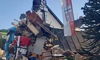 Berge von Schutt müssen abtransportiert werden. - Nils Gronau Berge von Schutt müssen abtransportiert werden. - Nils Gronau