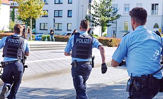 Polizeieinsatz auf dem Kesselbrink. - Barbara Franke Polizeieinsatz auf dem Kesselbrink. - Barbara Franke