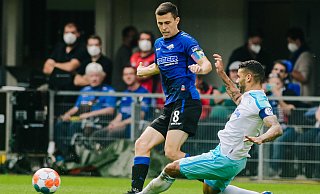 SCP-Kapitän Ron Schallenberg (l.), hier im Heimspiel gegen Schalke, kehrt am Freitag in die Startelf zurück. - Besim Mazhiqi SCP-Kapitän Ron Schallenberg (l.), hier im Heimspiel gegen Schalke, kehrt am Freitag in die Startelf zurück. - Besim Mazhiqi