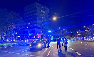 Alfred-Bozi- und Elsa-Brändström-Straße mussten für Notarzt, Rettungswagen und Feuerwehr voll gesperrt werden. - Sarah Jonek Alfred-Bozi- und Elsa-Brändström-Straße mussten für Notarzt, Rettungswagen und Feuerwehr voll gesperrt werden. - Sarah Jonek