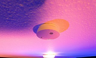 Rauchmelder retten Leben, sind aber in Kliniken nicht immer zwingend vorgeschrieben. - picture alliance Rauchmelder retten Leben, sind aber in Kliniken nicht immer zwingend vorgeschrieben. - picture alliance