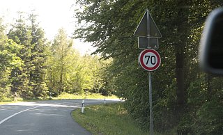Motorradfahrer lieben die kurvenreiche Strecke über den Rehberg. - Uwe Müller Motorradfahrer lieben die kurvenreiche Strecke über den Rehberg. - Uwe Müller