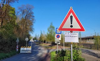 Die Zufahrt zum Pendlerparkplatz am Poppensiek ist seit Montag gesperrt. - Florian Weyand Die Zufahrt zum Pendlerparkplatz am Poppensiek ist seit Montag gesperrt. - Florian Weyand