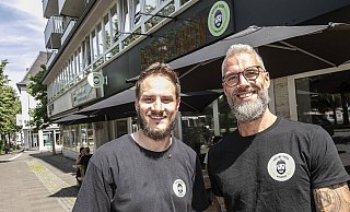 Max Wüllner (l.) und Danny Scharrer haben das Gustav Grün-Konzept nach Bielefeld gebracht. - jprietzel Max Wüllner (l.) und Danny Scharrer haben das Gustav Grün-Konzept nach Bielefeld gebracht. - jprietzel