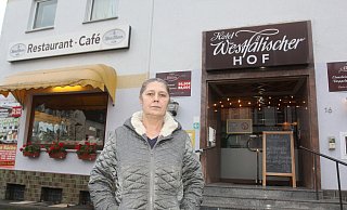 Chefin Radica Vanku hat Silvester die Türen des "Westfälischen Hofs" nach 20 Jahren für immer geschlossen. Sie macht nur noch im Gohfelder "Kartoffelhaus" weiter. - Ulf Hanke Chefin Radica Vanku hat Silvester die Türen des "Westfälischen Hofs" nach 20 Jahren für immer geschlossen. Sie macht nur noch im Gohfelder "Kartoffelhaus" weiter. - Ulf Hanke