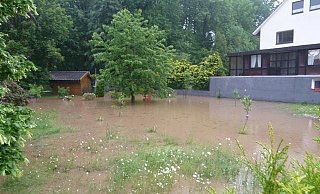 Vor knapp zwei Monaten gab es ein starkes Unwetter über Hiddenhausen. Zahlreiche Grundstücke wurden überflutet. - Feuerwehr Hiddenhausen Vor knapp zwei Monaten gab es ein starkes Unwetter über Hiddenhausen. Zahlreiche Grundstücke wurden überflutet. - Feuerwehr Hiddenhausen