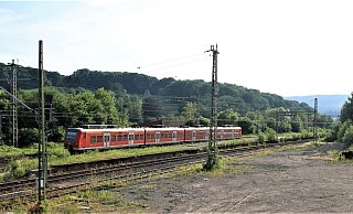 Trostlos erscheint heute der Gleisabschnitt zwischen Altenbeken, Nieheim und Steinheim, an dem einst der Bahnhof Himmighausen stand. - David Schellenberg Trostlos erscheint heute der Gleisabschnitt zwischen Altenbeken, Nieheim und Steinheim, an dem einst der Bahnhof Himmighausen stand. - David Schellenberg