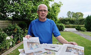 Rainer Kütemann im Garten seines Elternhauses in Isenstedt. Er sichtet die vielen Zeitungberichte, die in seinem 40 Jahre währenden ehrenamtlichen Leben entstanden sind. - Heike von Schulz Rainer Kütemann im Garten seines Elternhauses in Isenstedt. Er sichtet die vielen Zeitungberichte, die in seinem 40 Jahre währenden ehrenamtlichen Leben entstanden sind. - Heike von Schulz