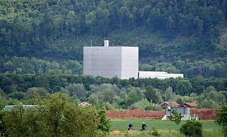 Hochwassergefahren und geologische Risiken sehen die Bürgerinitiativen am ehemaligen Atomkraft Würgassen neben der veralteten Infrastruktur als größte Herausforderungen. - Thomas Kube Hochwassergefahren und geologische Risiken sehen die Bürgerinitiativen am ehemaligen Atomkraft Würgassen neben der veralteten Infrastruktur als größte Herausforderungen. - Thomas Kube