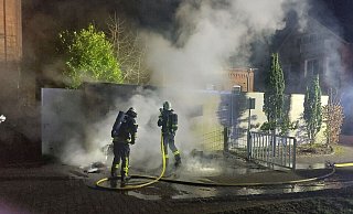 Die Feuerwehr musste mitten in der Nacht zum Brandort ausrücken. - privat Die Feuerwehr musste mitten in der Nacht zum Brandort ausrücken. - privat