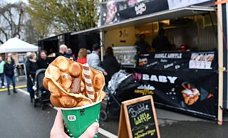 Im vergangenen Jahr ließen sich Besucherinnen und Besucher "Bubble Waffles" schmecken. - Archivfoto: Louisa Kohnert Im vergangenen Jahr ließen sich Besucherinnen und Besucher "Bubble Waffles" schmecken. - Archivfoto: Louisa Kohnert