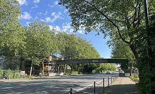 Wegen umfassender Sanierungsarbeiten ist die Brücke am Ohlbrocksweg bis zum Herbst dieses Jahres gesperrt. - Stadt Gütersloh Wegen umfassender Sanierungsarbeiten ist die Brücke am Ohlbrocksweg bis zum Herbst dieses Jahres gesperrt. - Stadt Gütersloh