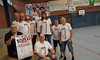 Der Vereinsvorstand und das Festkomitee des TV Lenzinghausen laden ein zur 100-Jahr-Feier vom 30. Ausgust bis zum 1. September. - Stefanie Boss Der Vereinsvorstand und das Festkomitee des TV Lenzinghausen laden ein zur 100-Jahr-Feier vom 30. Ausgust bis zum 1. September. - Stefanie Boss