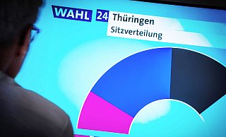 Die AfD in Thüringen holt mit ihrem Spitzenkandidaten Björn Höcke 32 von 88 Landtagssitzen. - IMAGO/Wolfgang Maria Weber Die AfD in Thüringen holt mit ihrem Spitzenkandidaten Björn Höcke 32 von 88 Landtagssitzen. - IMAGO/Wolfgang Maria Weber