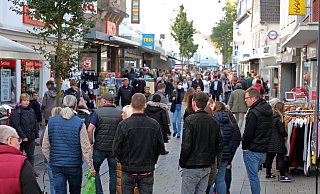 Verkaufsoffene Sonntage sollen mehr Menschen in die Stadt locken - drei sollen 2024 stattfinden. - Archivbild: Frank-Michael Kiel-Steinkamp Verkaufsoffene Sonntage sollen mehr Menschen in die Stadt locken - drei sollen 2024 stattfinden. - Archivbild: Frank-Michael Kiel-Steinkamp