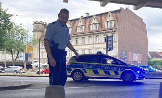 Christoph Szura von der Polizei Bielefeld im Einsatz unterm Ostwestfalendamm. - Simon Schulz Christoph Szura von der Polizei Bielefeld im Einsatz unterm Ostwestfalendamm. - Simon Schulz