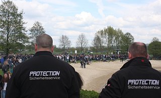 Engmaschige Kontrolle: Polizei und ein Sicherheitsdienst werden mit Mitarbeitern der Stadt Höxter dafür sorgen, dass Betrunkene am Maifeiertag nicht auf die Freizeitanlage kommen. - Simone Flörke Engmaschige Kontrolle: Polizei und ein Sicherheitsdienst werden mit Mitarbeitern der Stadt Höxter dafür sorgen, dass Betrunkene am Maifeiertag nicht auf die Freizeitanlage kommen. - Simone Flörke