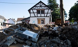 Wer von einem Unwetterschaden betroffen ist, sollte das Ausmaß mit entsprechenden Fotos oder Videos festhalten. - dpa Wer von einem Unwetterschaden betroffen ist, sollte das Ausmaß mit entsprechenden Fotos oder Videos festhalten. - dpa