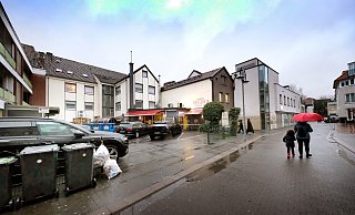 Ischo Can wurde K.o. geschlagen, nachdem er auf einer Parkfläche neben dem Kolbeplatz zwei verdächtige Personen angesprochen hatte. Ischo Can wurde K.o. geschlagen, nachdem er auf einer Parkfläche neben dem Kolbeplatz zwei verdächtige Personen angesprochen hatte.