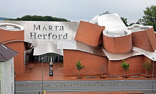 Das Museum Marta ist „möglicherweise der schönste Grund“, die Stadt Herford zu besuchen. Foto: Frank-Michael Kiel-Steinkamp - Frank-Michael Kiel-Steinkamp Das Museum Marta ist „möglicherweise der schönste Grund“, die Stadt Herford zu besuchen. Foto: Frank-Michael Kiel-Steinkamp - Frank-Michael Kiel-Steinkamp