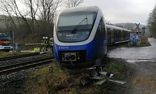 An einem Bahnübergang zu einem Holzlagerplatz kam der Zug zum Stehen. Das erleichterte die Evakuierung enorm. - Burkhard Battran An einem Bahnübergang zu einem Holzlagerplatz kam der Zug zum Stehen. Das erleichterte die Evakuierung enorm. - Burkhard Battran